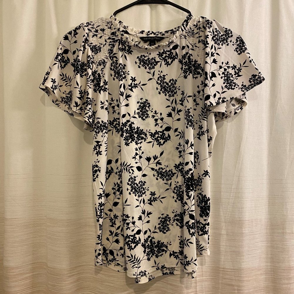 Banana Republic White Business Casual Top with Black Floral Print XS
